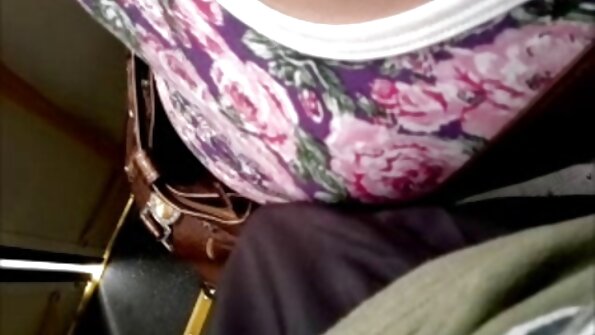 Seksuali mergina twerking ir šoka.