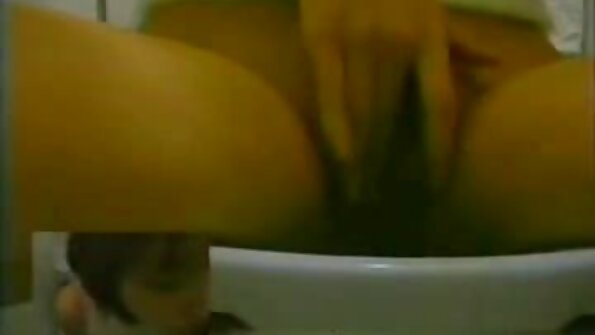 Pramogos su vedusiu vyru namuose.