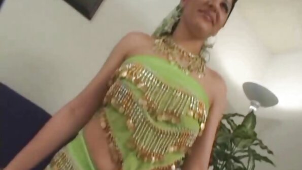 Blowjob naktinėse džiunglėse.